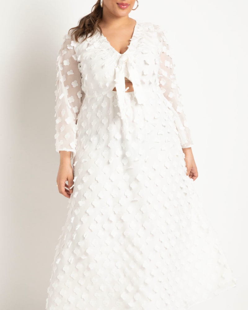 Front of a model wearing a size 28 Textured Maxi With Ruched Neckline in Jet Stream by ELOQUII. | dia_product_style_image_id:295356